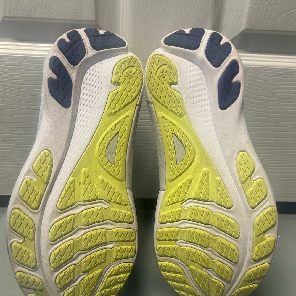 Asics Gel-Kayano 30 Black and Purple Sneakers - Picture 3 of 7